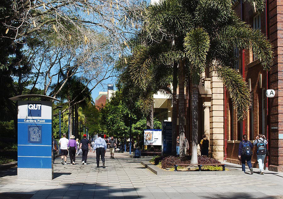 Logo Queensland University of Technology - QUT Business School