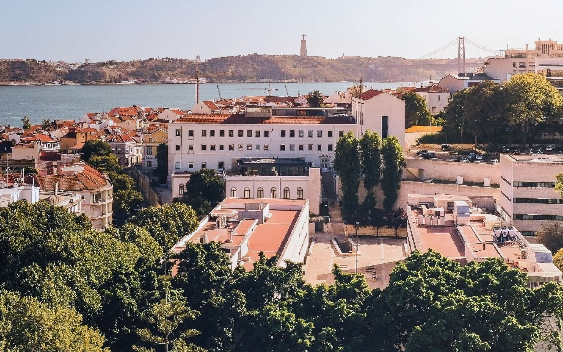 Logo ISEG - Lisbon School of Economics and Management, Universidade de Lisboa