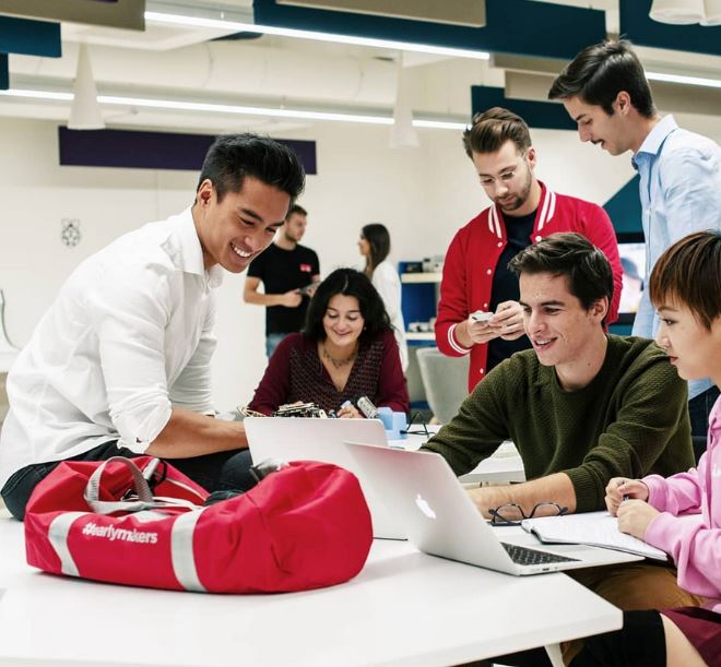 Logo emlyon business school