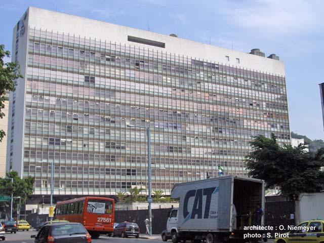 Logo FGV - EAESP São Paulo Business Administration School